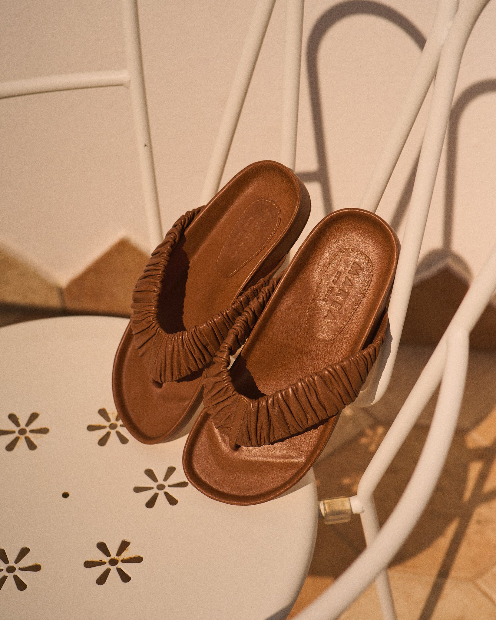 LEATHER FLIP FLOP CARAMEL